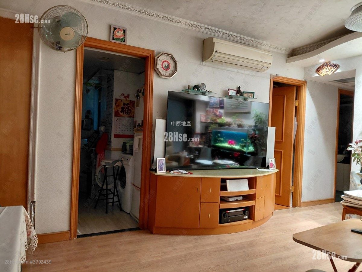 Jc Place Sell 3 Bedrooms , 2 Bathrooms 695 ft²