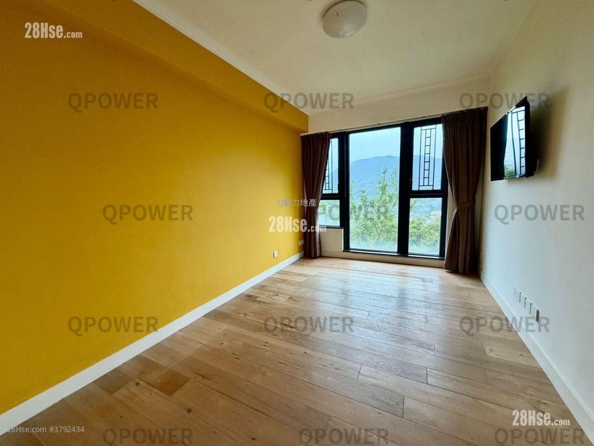 Hillview Court Sell 3 Bedrooms , 2 Bathrooms 1,147 ft²