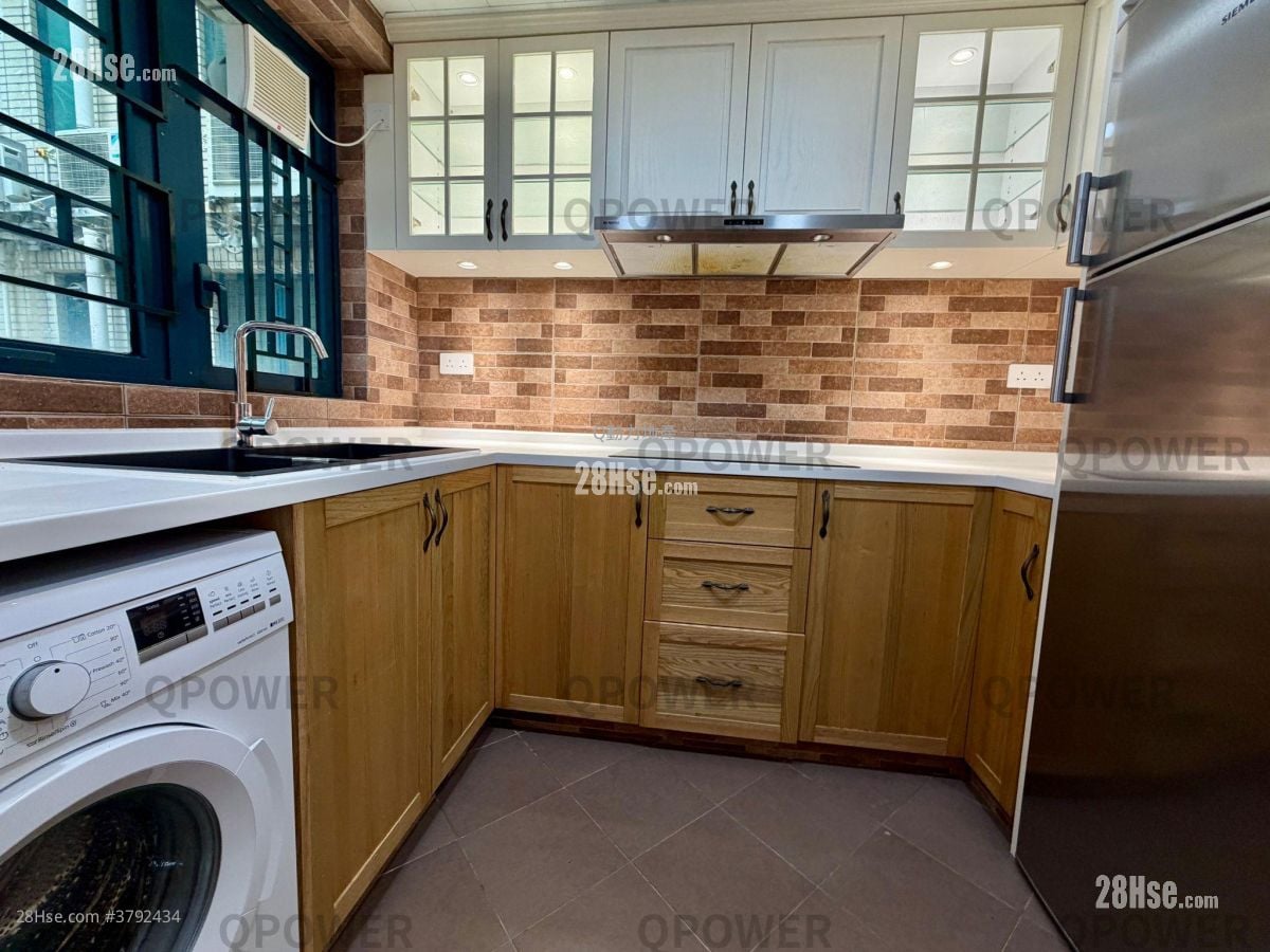 Hillview Court Sell 3 Bedrooms , 2 Bathrooms 1,147 ft²