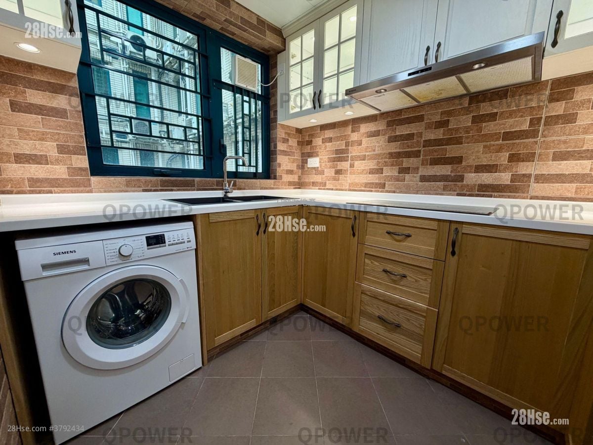 Hillview Court Sell 3 Bedrooms , 2 Bathrooms 1,147 ft²