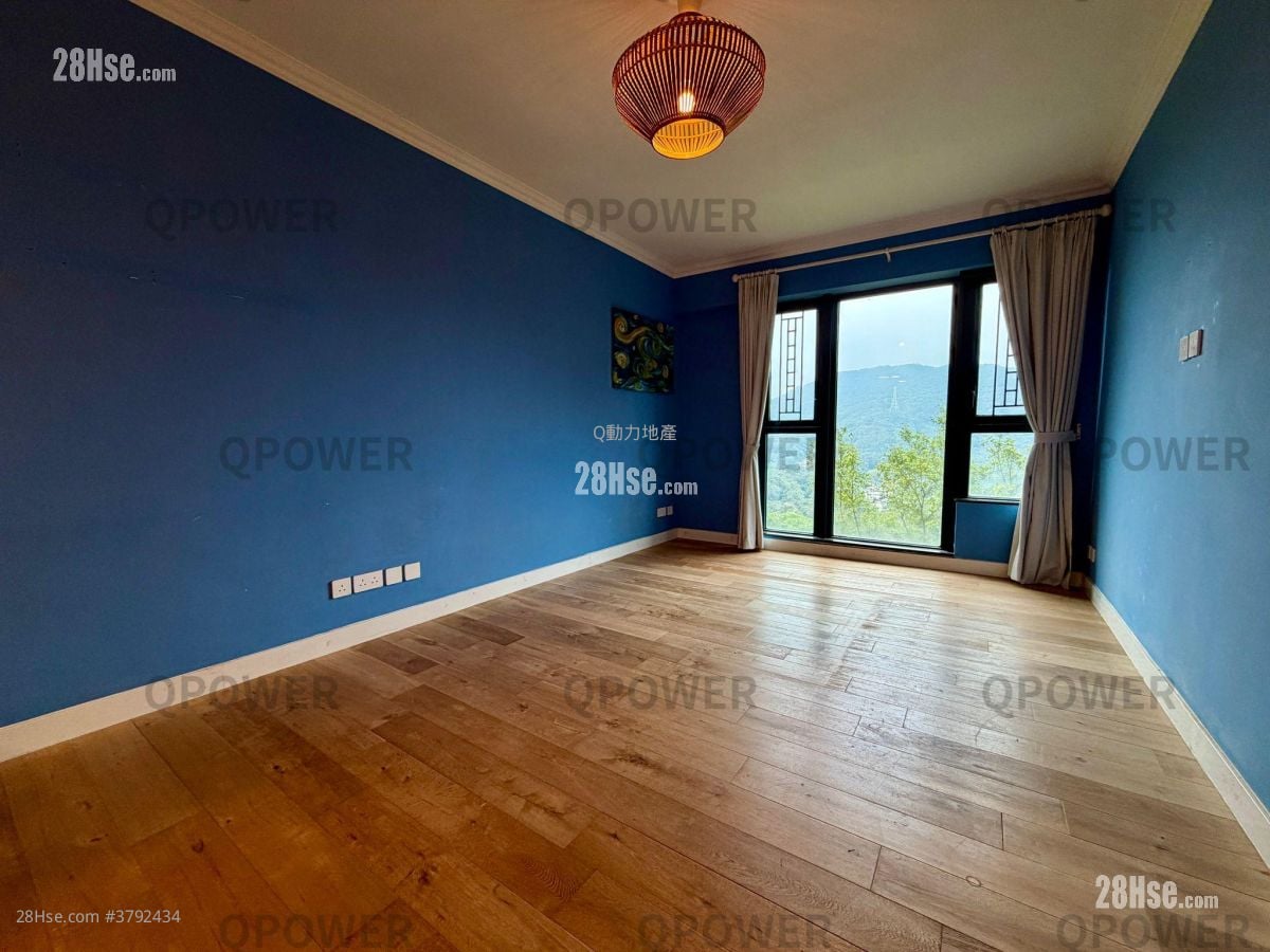 Hillview Court Sell 3 Bedrooms , 2 Bathrooms 1,147 ft²