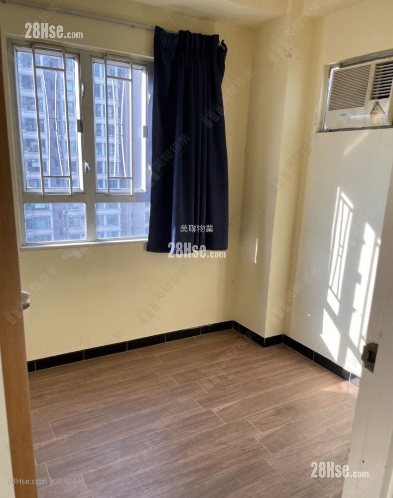 Hoi Tak Gardens Sell 2 Bedrooms 312 ft²