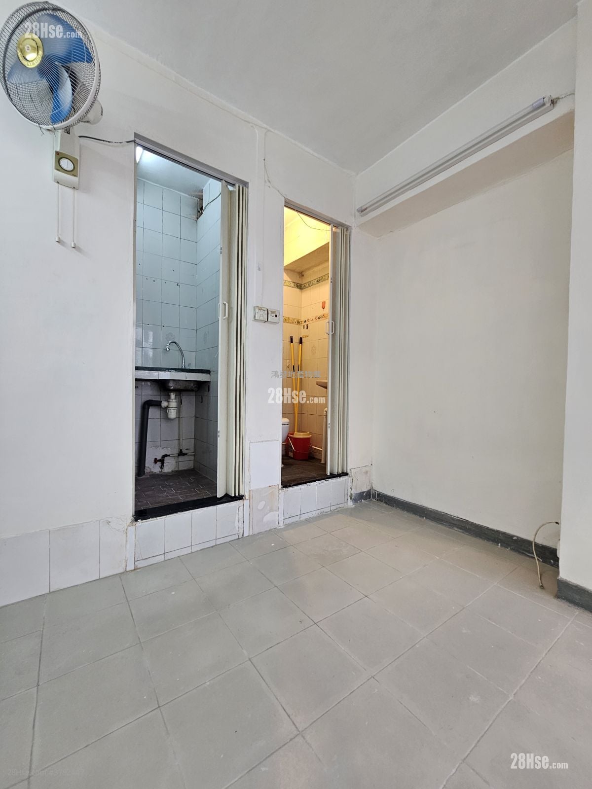 37-39 Fuk Wing Street Sell 3 Bedrooms , 3 Bathrooms 720 ft²