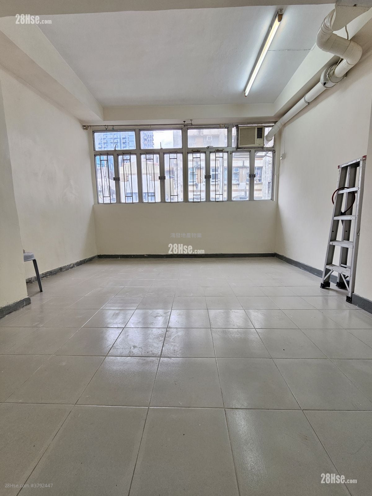 37-39 Fuk Wing Street Sell 3 Bedrooms , 3 Bathrooms 720 ft²