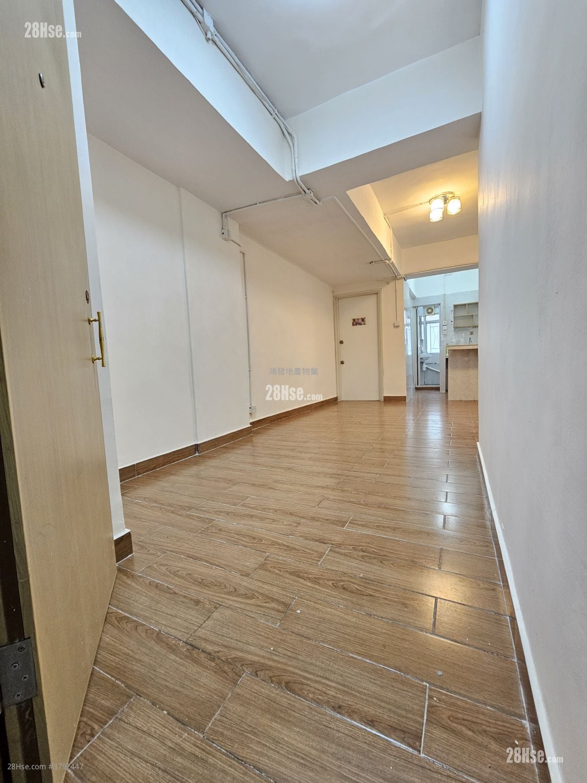 37-39 Fuk Wing Street Sell 3 Bedrooms , 3 Bathrooms 720 ft²