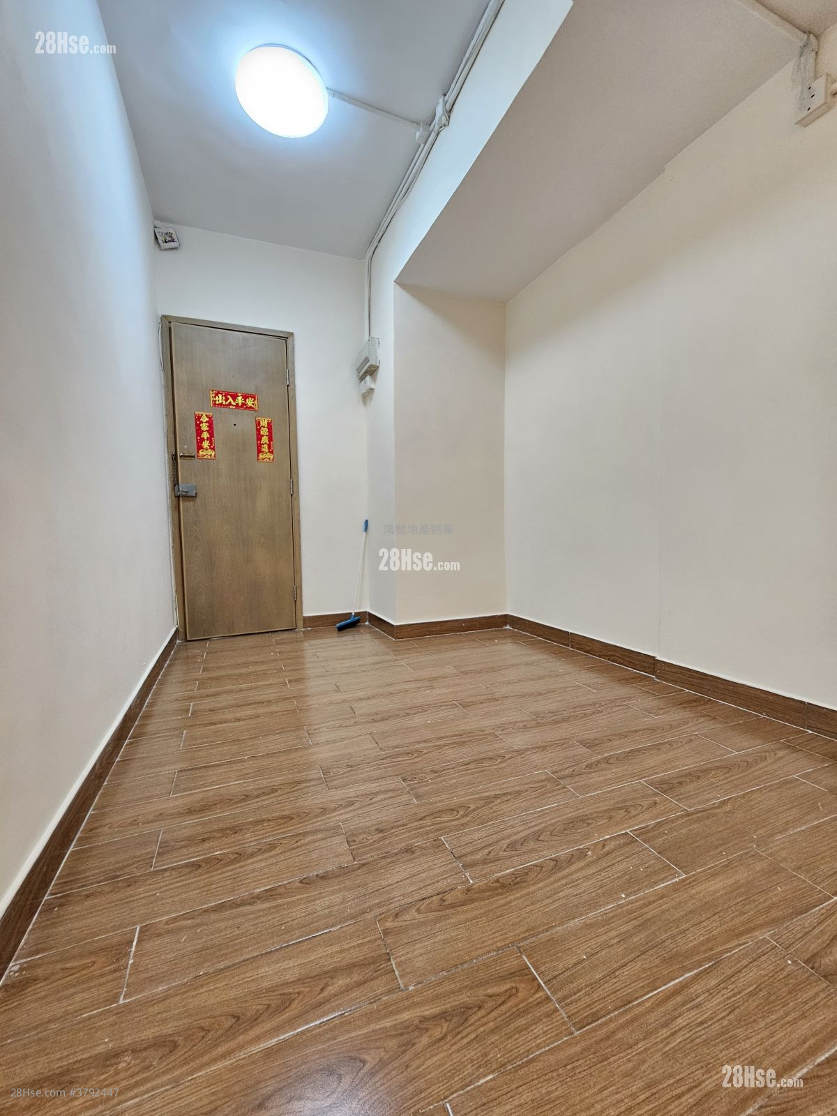 37-39 Fuk Wing Street Sell 3 Bedrooms , 3 Bathrooms 720 ft²