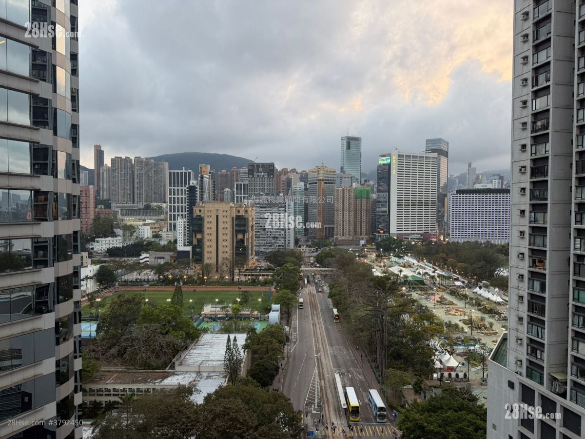 Hung On Building Sell 3 Bedrooms , 2 Bathrooms 724 ft²