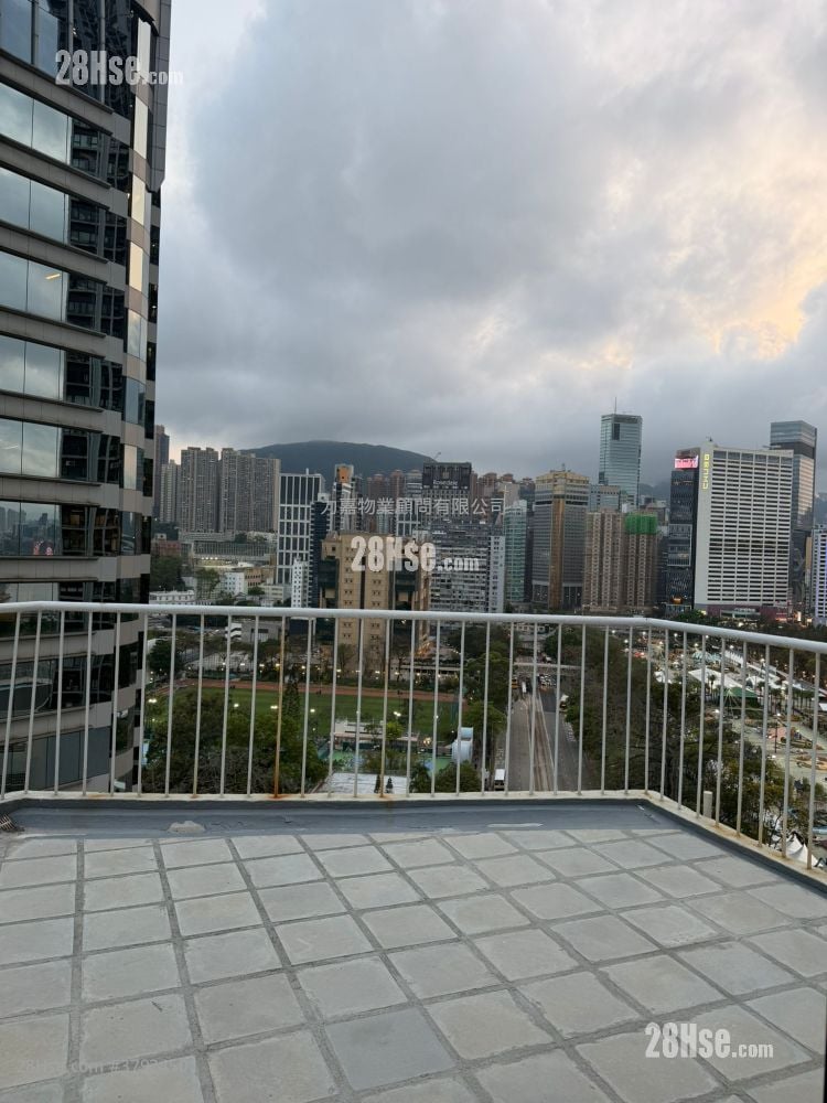 Hung On Building Sell 3 Bedrooms , 2 Bathrooms 724 ft²