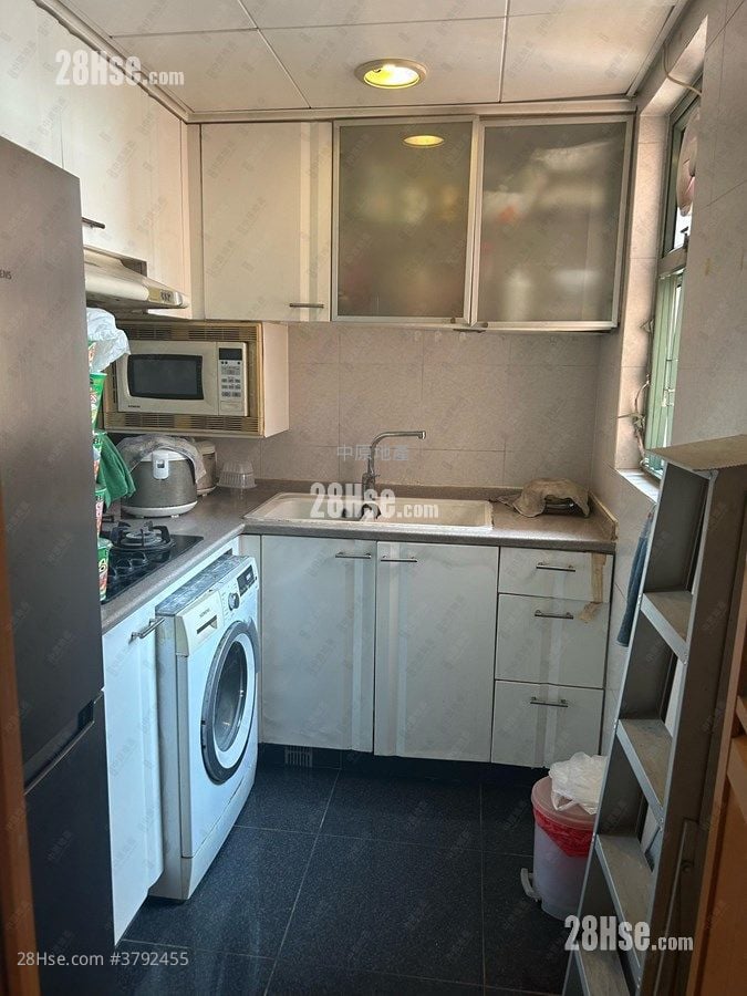 Oceania Heights Sell 3 Bedrooms , 1 Bathroom 586 ft²