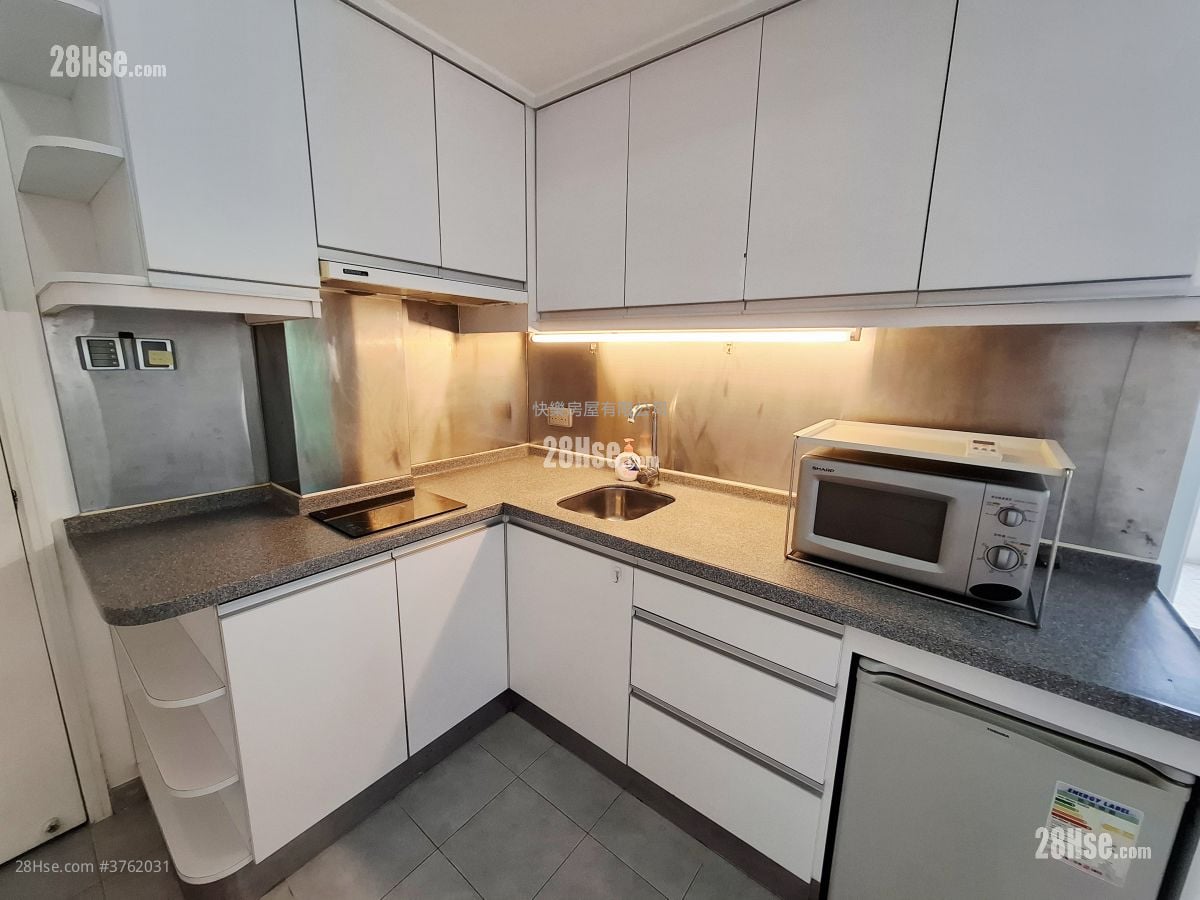 荷李活道68-70A号 租盘 开放式间隔 , 1 浴室 250 平方尺