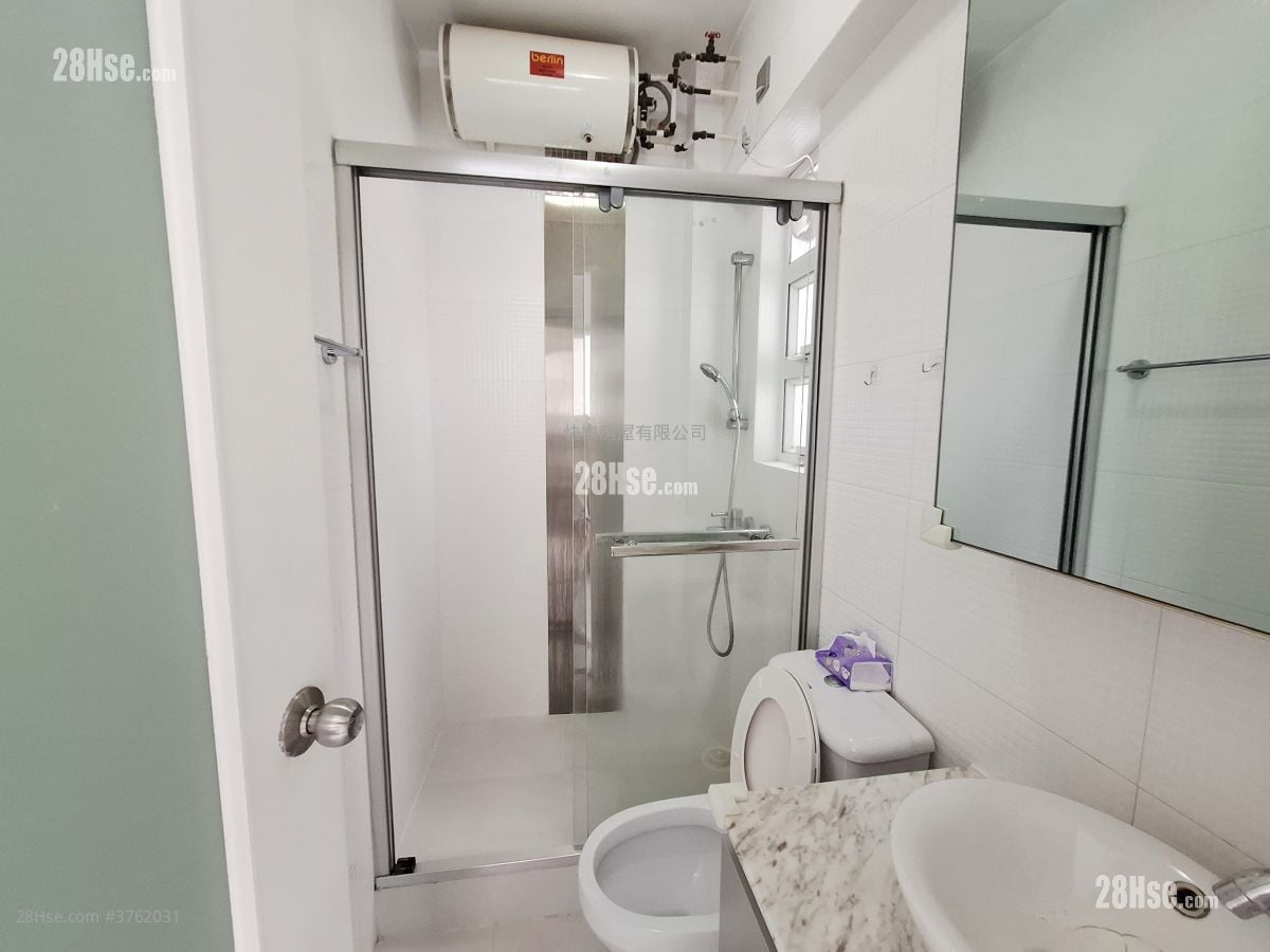 荷李活道68-70A号 租盘 开放式间隔 , 1 浴室 250 平方尺