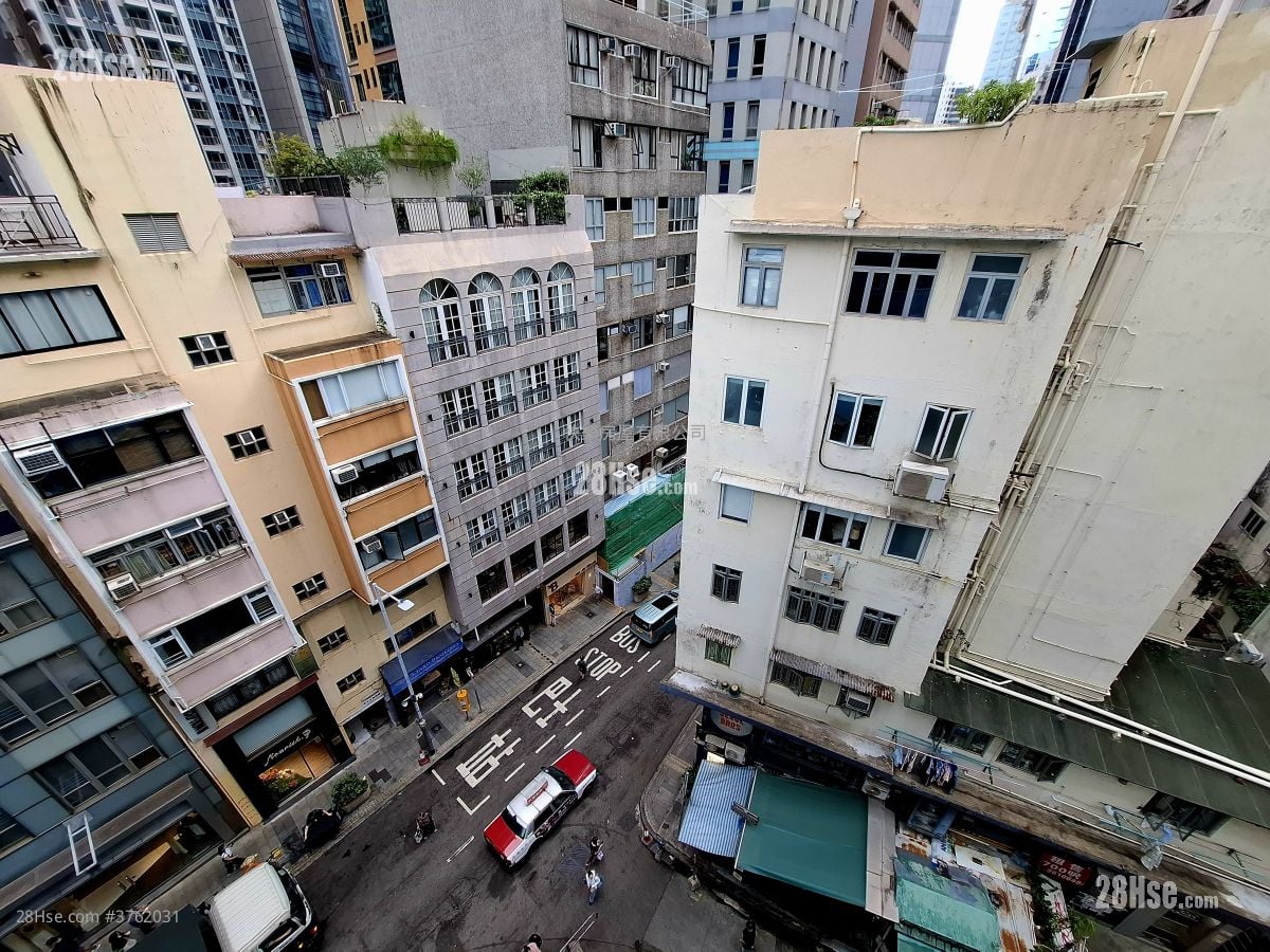 荷李活道68-70A号 租盘 开放式间隔 , 1 浴室 250 平方尺