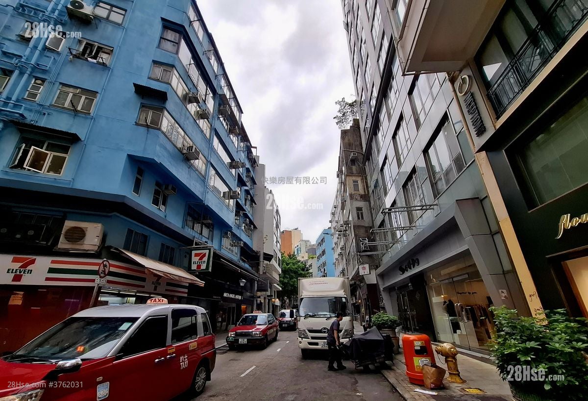 荷李活道68-70A号 租盘 开放式间隔 , 1 浴室 250 平方尺