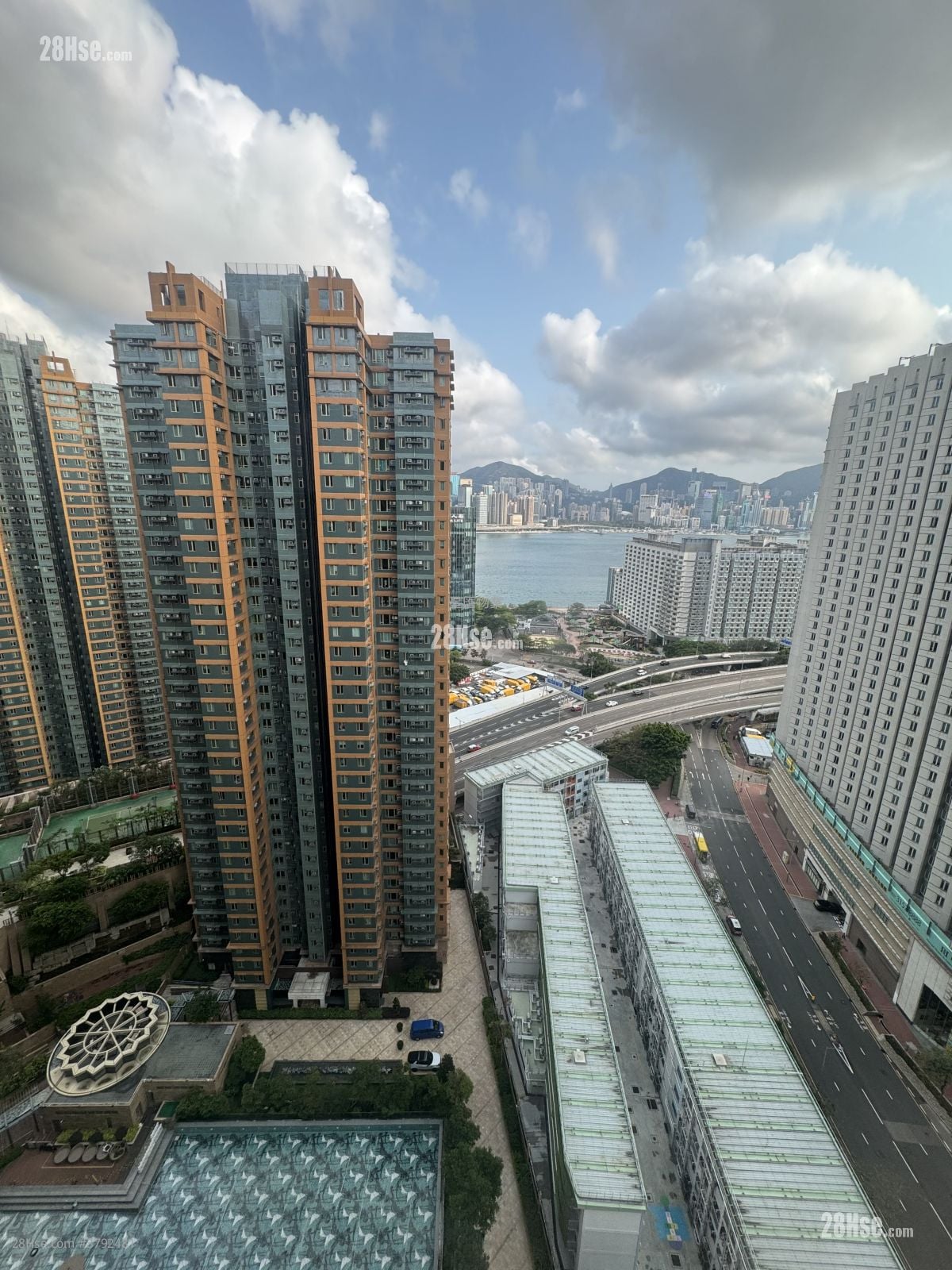 Harbour Place Rental 3 Bedrooms 593 ft²