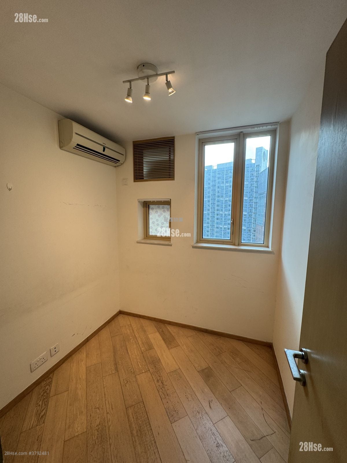 Harbour Place Rental 3 Bedrooms 593 ft²