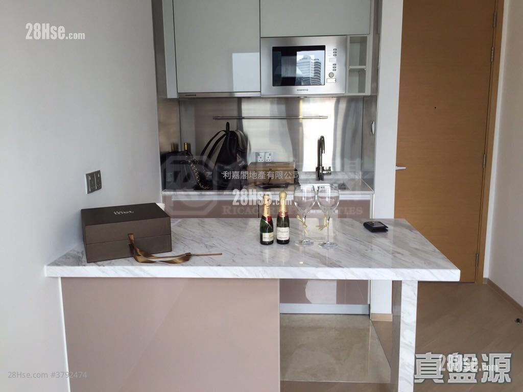 The Met. Sublime Sell 1 Bedroom 259 ft²