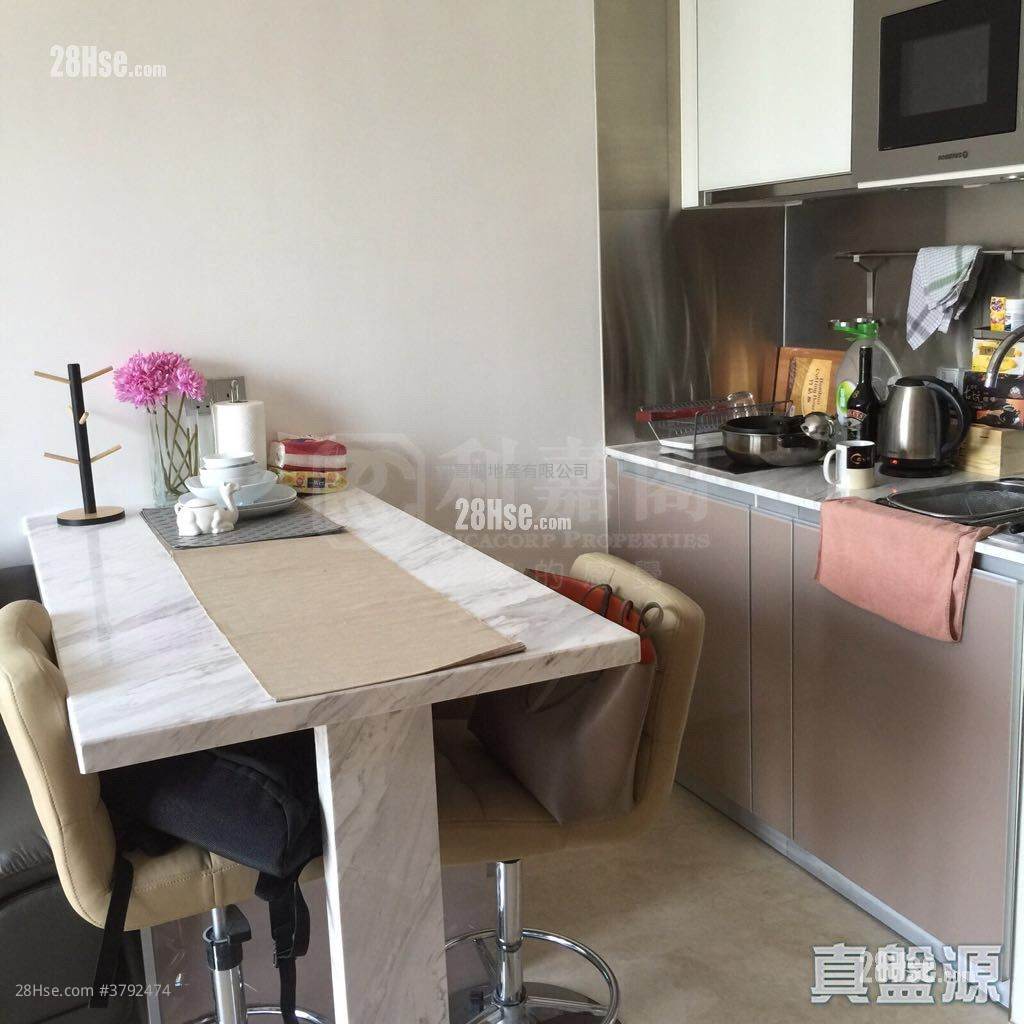 The Met. Sublime Sell 1 Bedroom 259 ft²