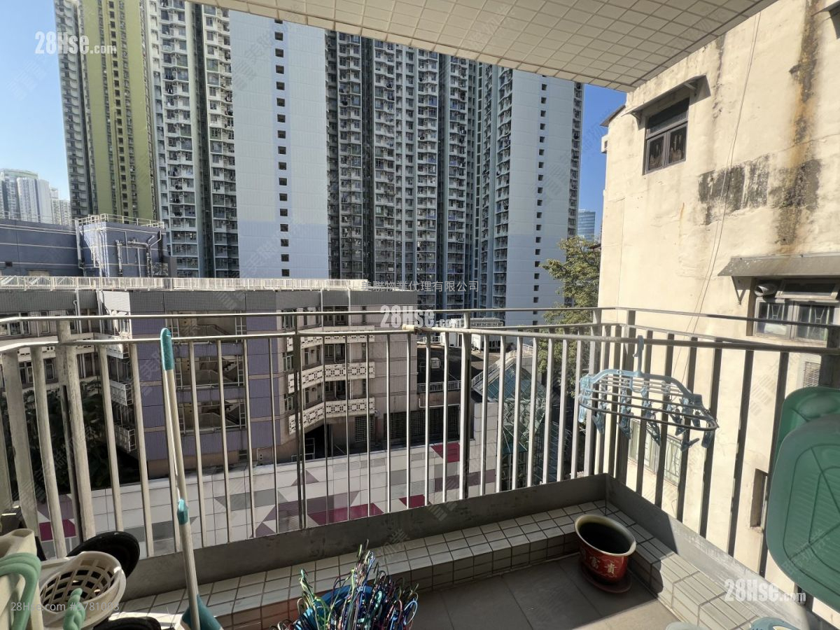 Southern Lodge Sell 2 Bedrooms , 1 Bathroom 515 ft²