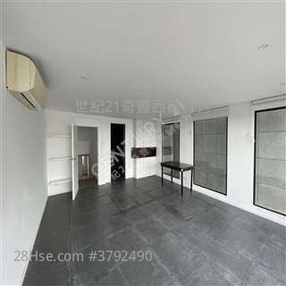 Clear Water Bay Villa Rental 4 Bedrooms , 3 Bathrooms 2,196 ft²