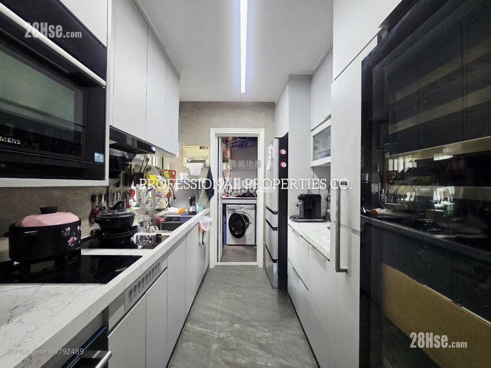 Robinson Place Sell 2 Bedrooms , 2 Bathrooms 893 ft²