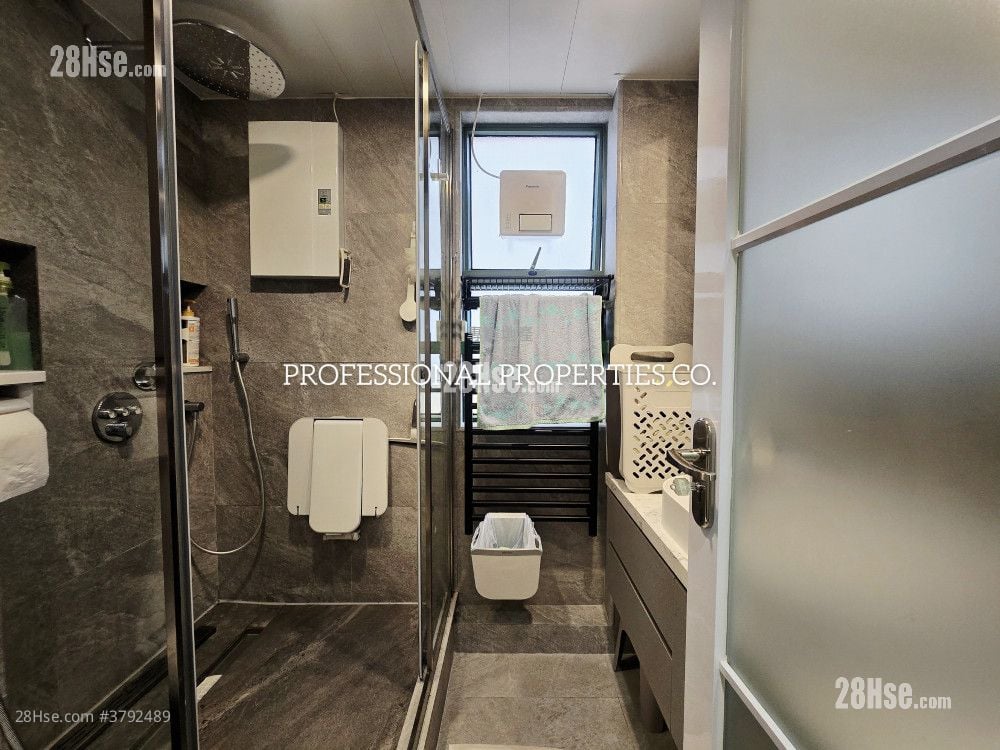 Robinson Place Sell 2 Bedrooms , 2 Bathrooms 893 ft²