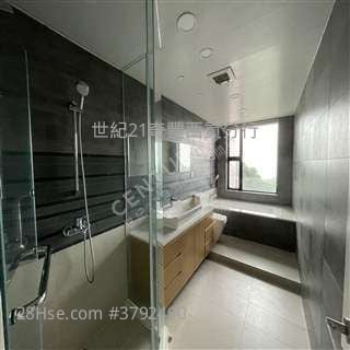 Clear Water Bay Villa Rental 4 Bedrooms , 3 Bathrooms 2,196 ft²