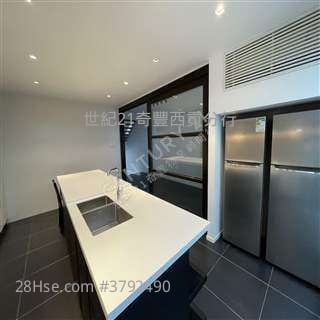 Clear Water Bay Villa Rental 4 Bedrooms , 3 Bathrooms 2,196 ft²