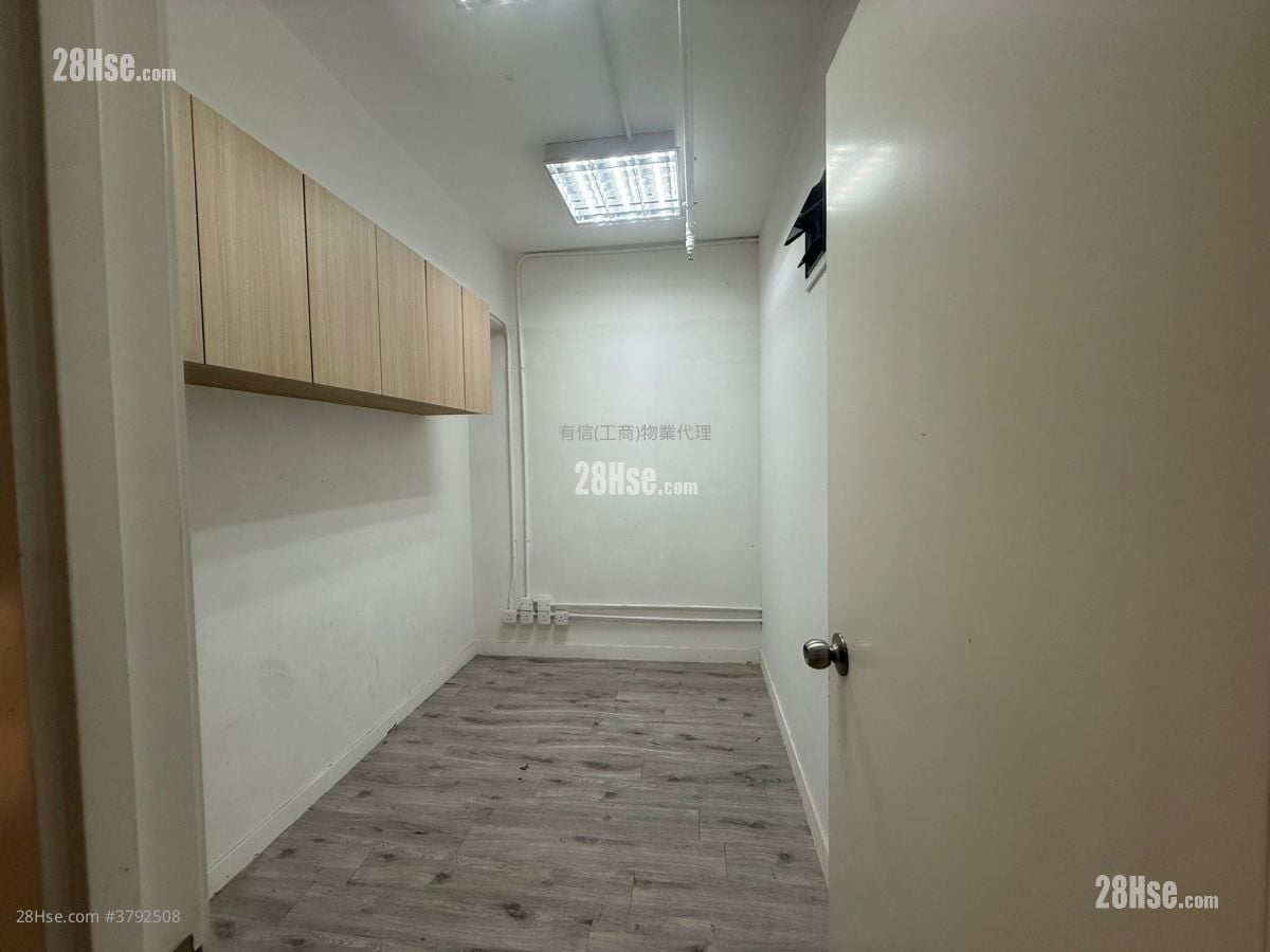 Premier Centre Rental 2 Bedrooms , 1 Toilet