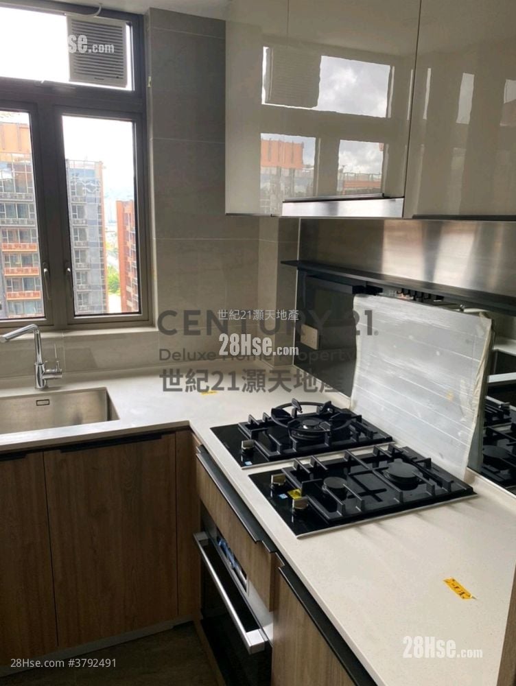 Centra Horizon Rental 2 Bedrooms , 2 Bathrooms 581 ft²