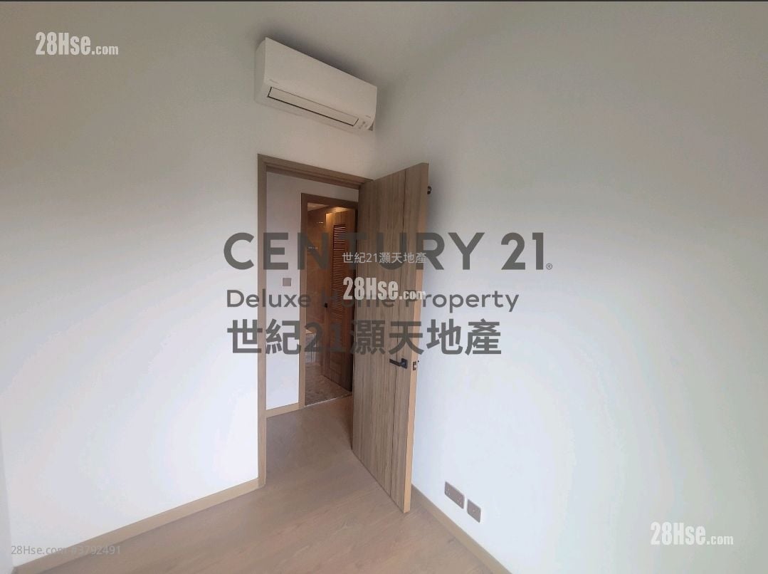 Centra Horizon Rental 2 Bedrooms , 2 Bathrooms 581 ft²