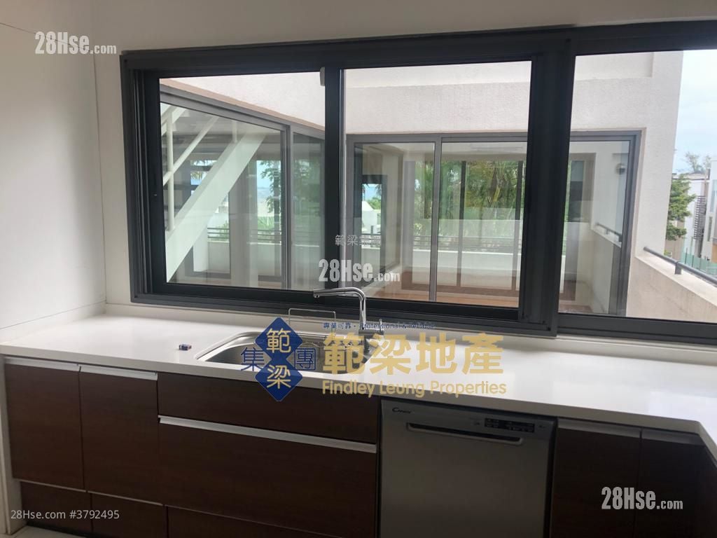 瑞士花园 租盘 4 房 , 3 浴室 2,024 平方尺