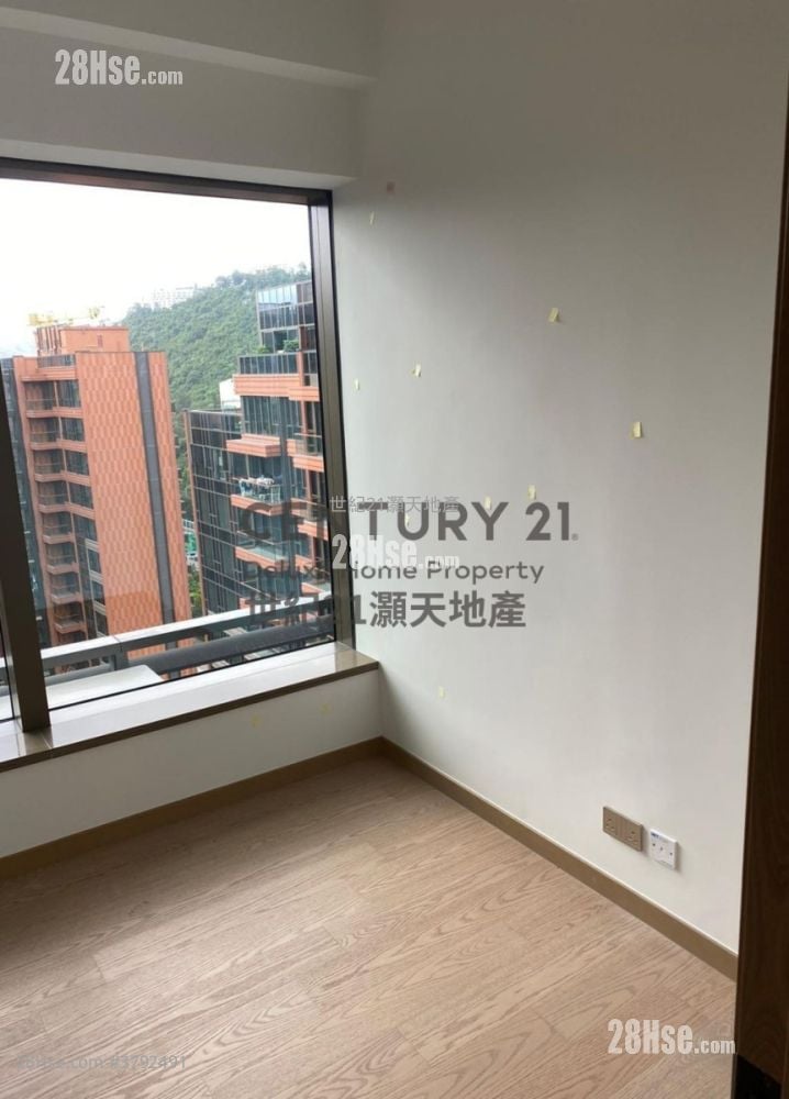 Centra Horizon Rental 2 Bedrooms , 2 Bathrooms 581 ft²