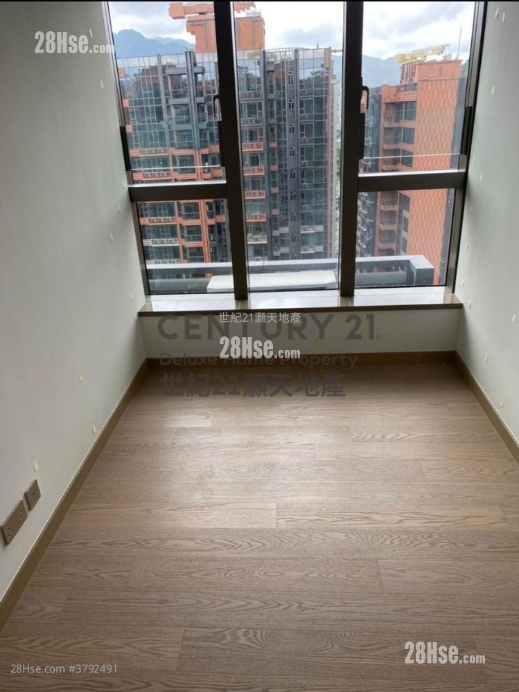 Centra Horizon Rental 2 Bedrooms , 2 Bathrooms 581 ft²