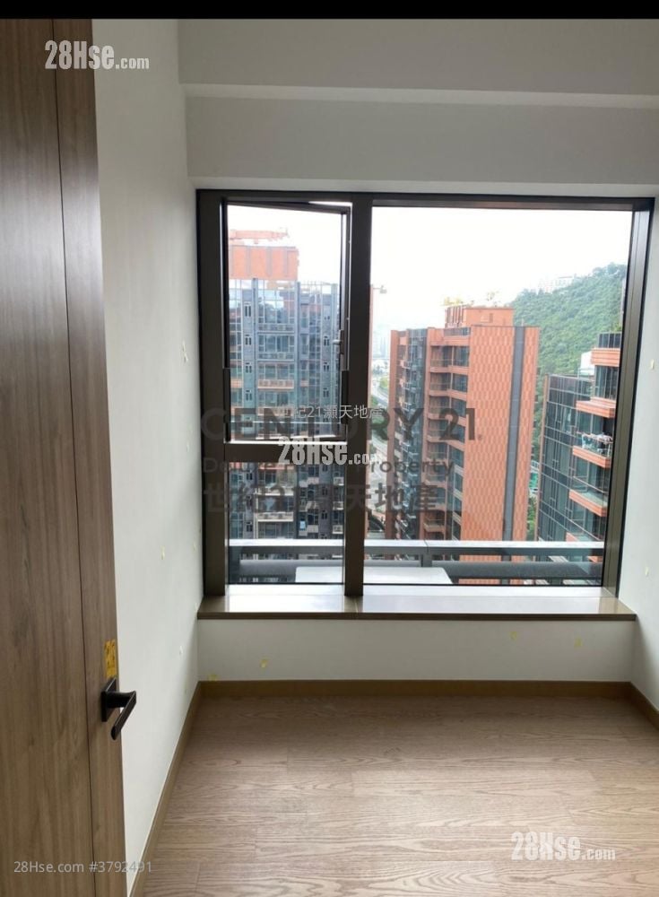 Centra Horizon Rental 2 Bedrooms , 2 Bathrooms 581 ft²