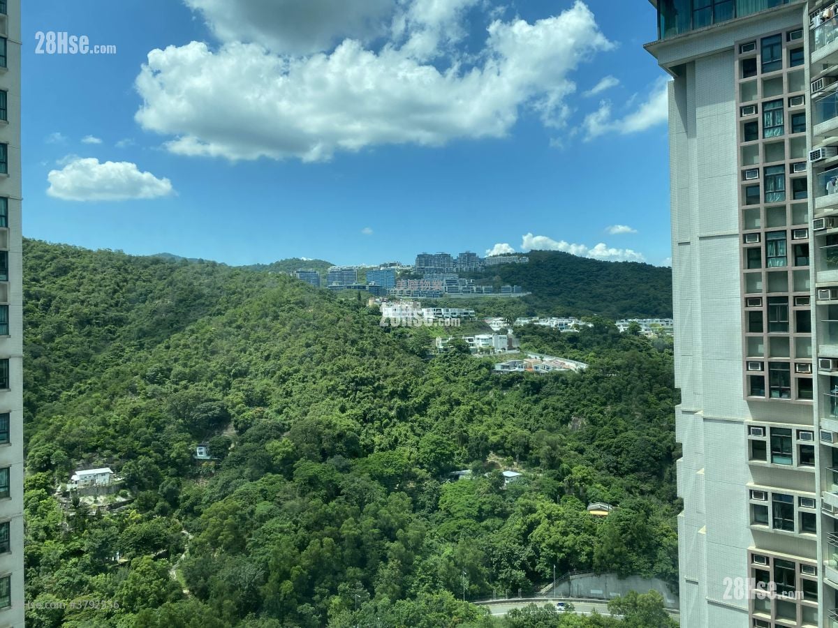 Royal Ascot Sell 2 Bedrooms , 1 Bathroom 594 ft²