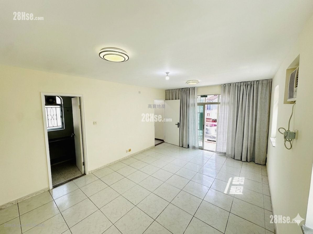 Village Rental 3 Bedrooms , 1 Bathroom 700 ft²