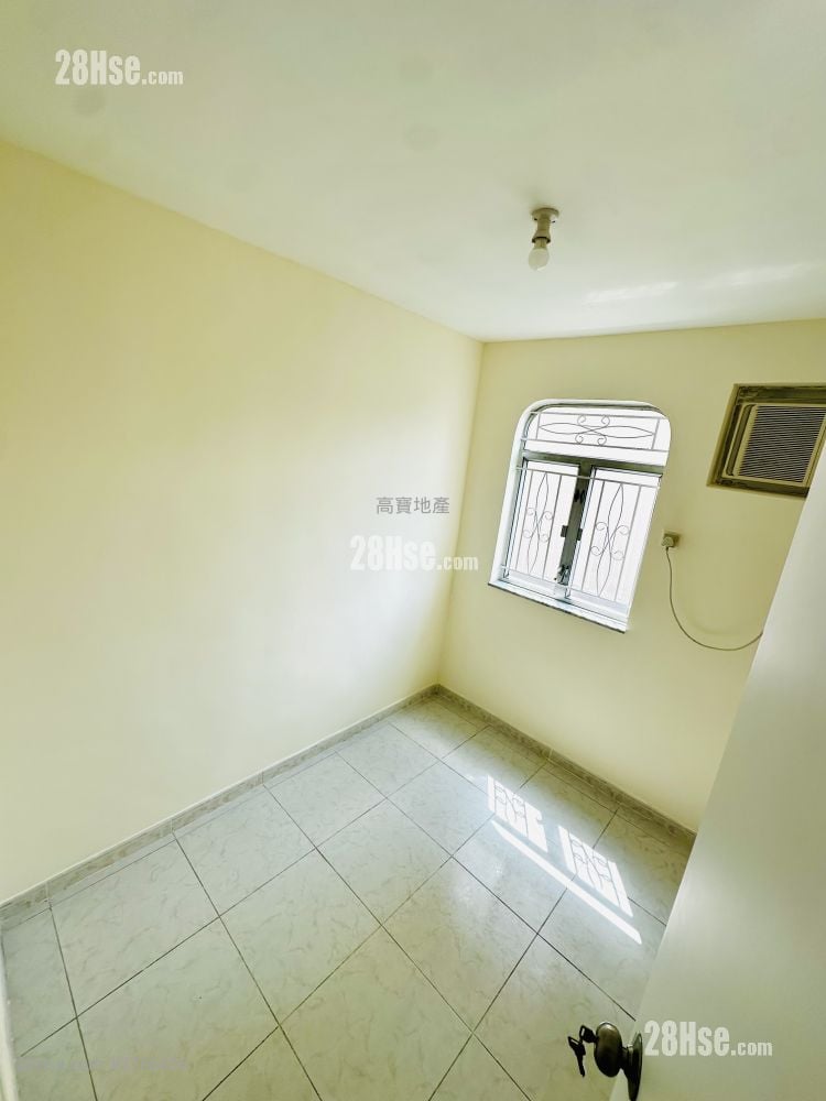 Village Rental 3 Bedrooms , 1 Bathroom 700 ft²