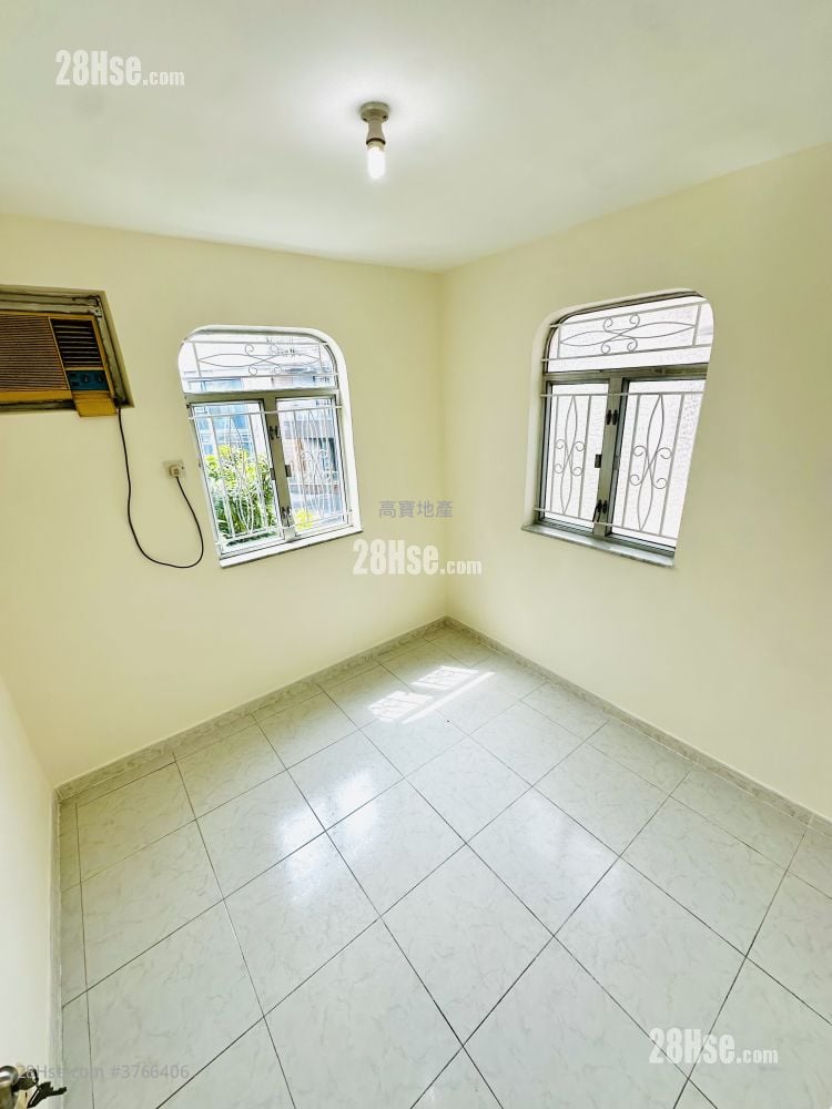 Village Rental 3 Bedrooms , 1 Bathroom 700 ft²