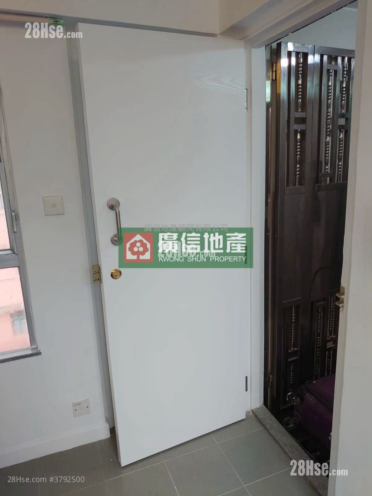 Konwall Court Sell Studio , 1 Bathroom 213 ft²