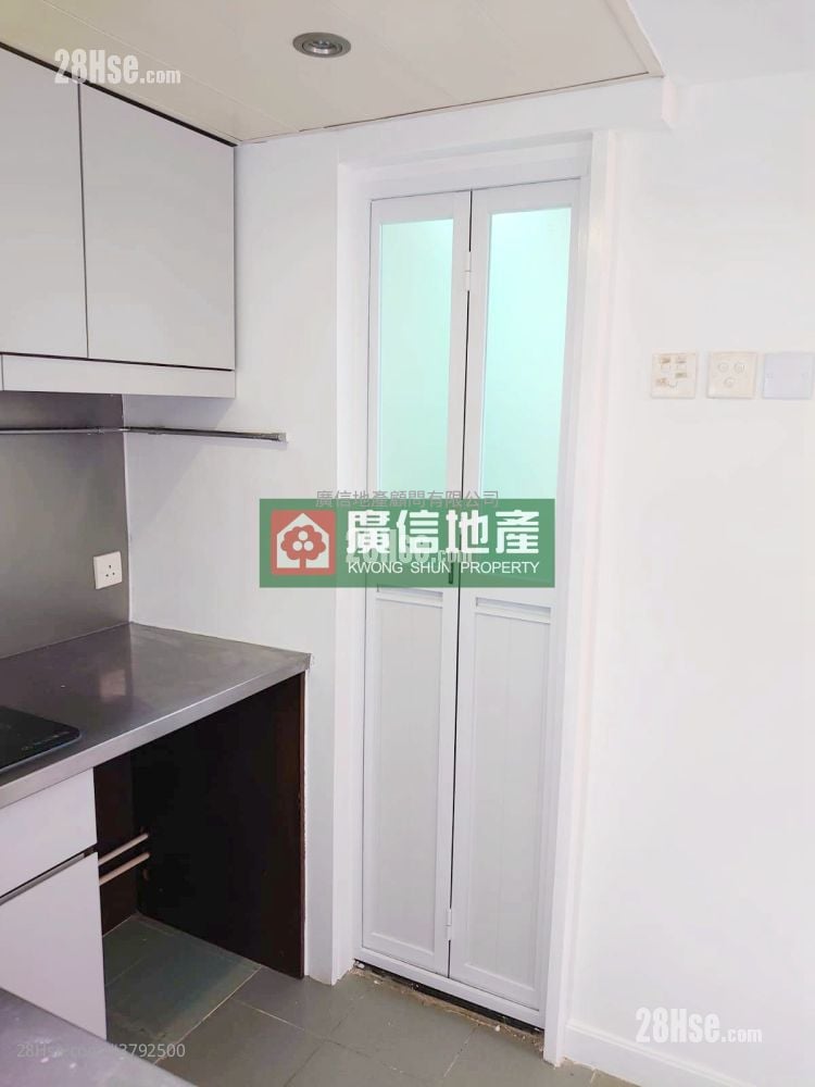 Konwall Court Sell Studio , 1 Bathroom 213 ft²