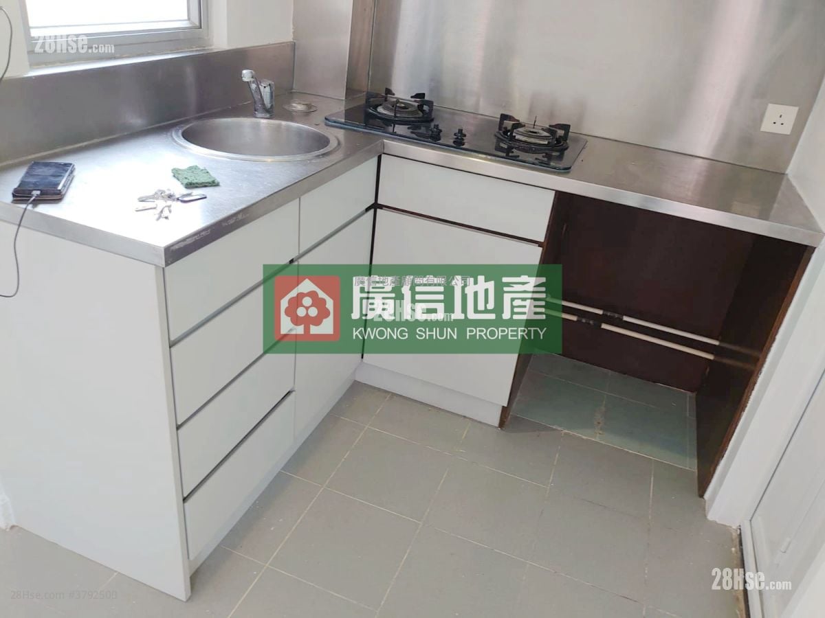 Konwall Court Sell Studio , 1 Bathroom 213 ft²