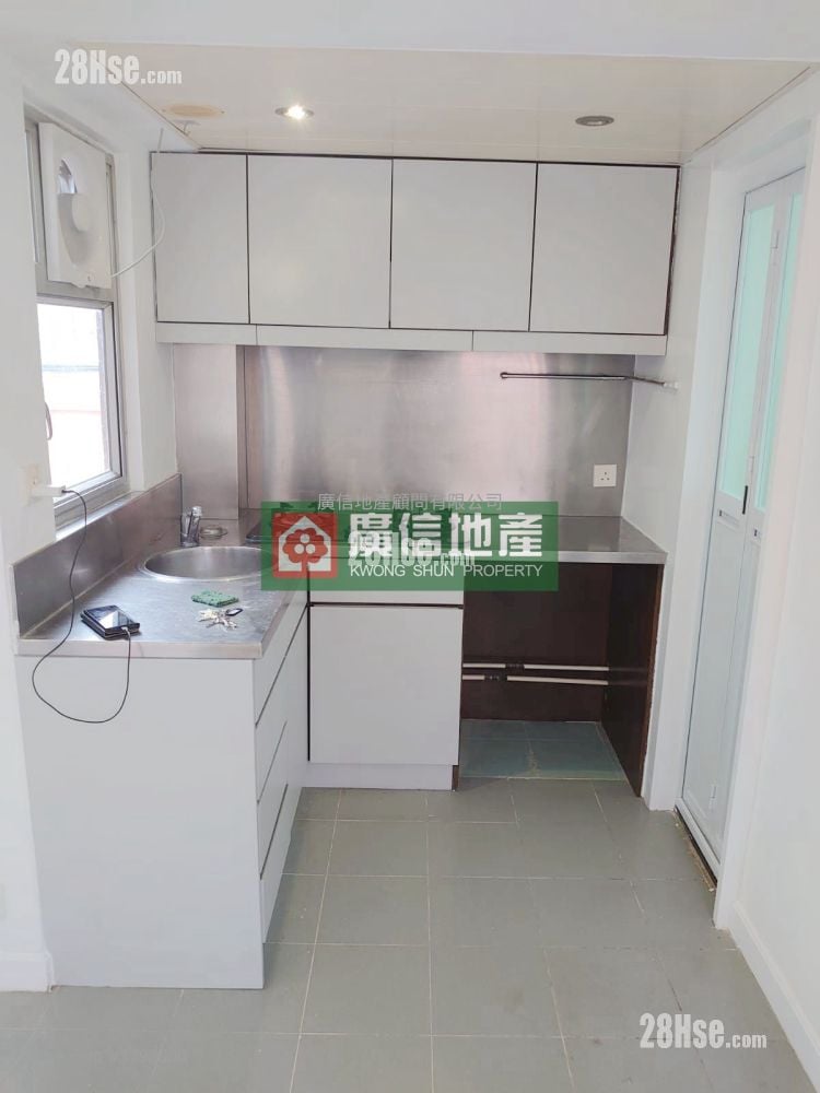 Konwall Court Sell Studio , 1 Bathroom 213 ft²