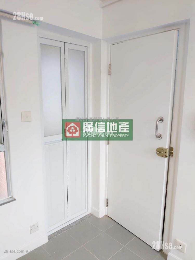 Konwall Court Sell Studio , 1 Bathroom 213 ft²