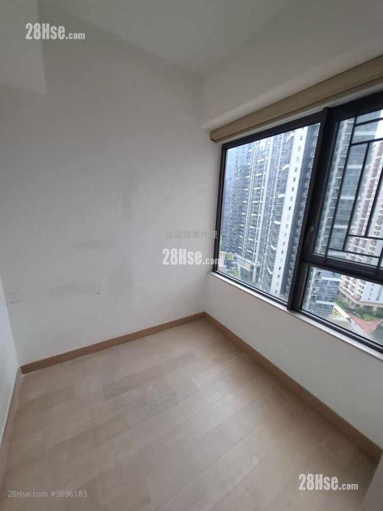 Victoria Skye Sell 3 Bedrooms , 1 Bathroom 635 ft²