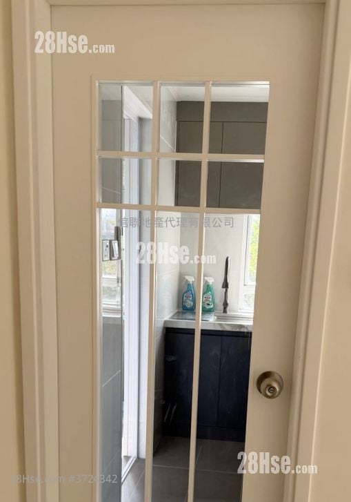 Choi Po Court Sell 2 Bedrooms , 1 Bathroom 394 ft²