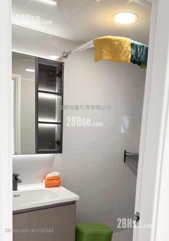 Choi Po Court Sell 2 Bedrooms , 1 Bathroom 394 ft²