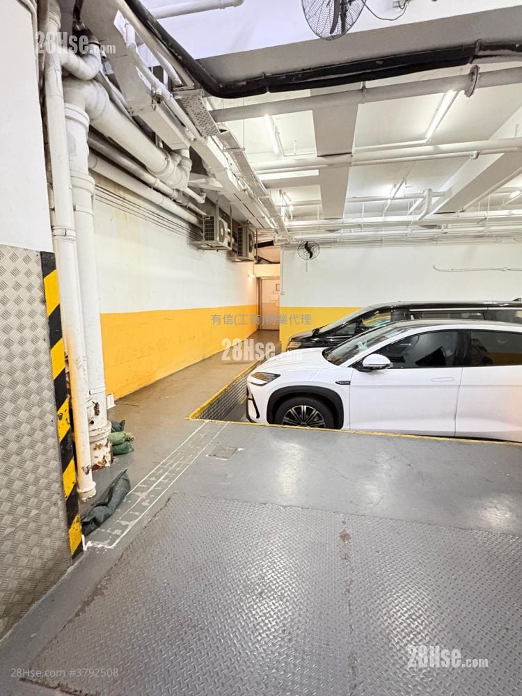 Premier Centre Rental 2 Bedrooms , 1 Toilet