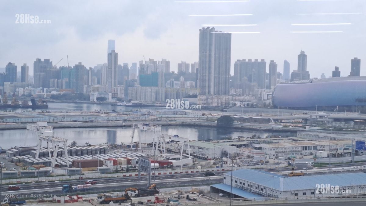 Billion Centre Rental 5+ Bedrooms