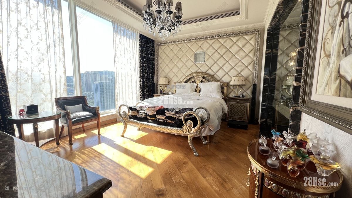 Peak One Sell 5+ Bedrooms , 1 Bathroom 3,272 ft²