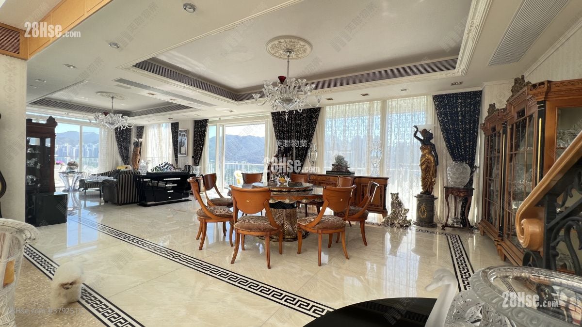 Peak One Sell 5+ Bedrooms , 1 Bathroom 3,272 ft²